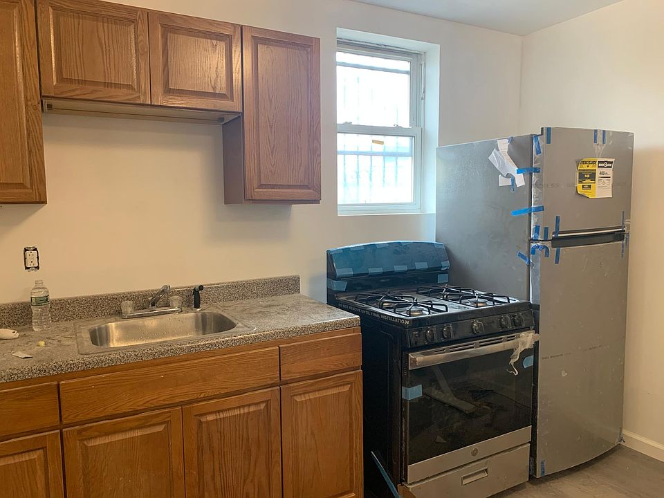 2nd image of 4902 L Ave #1