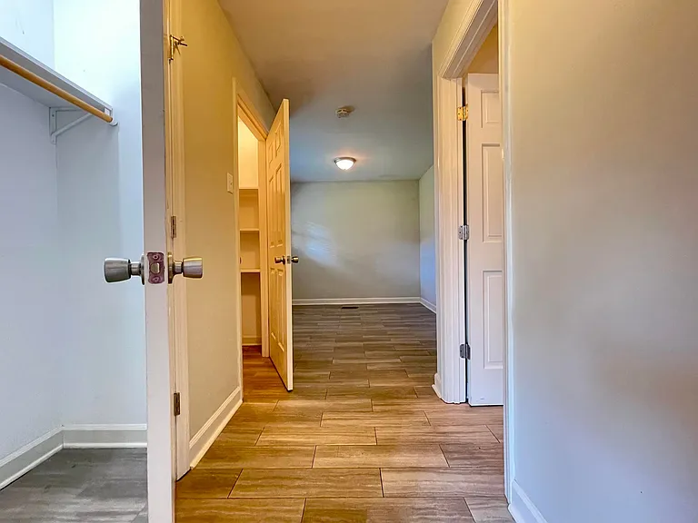 223 Raintree Ln — Photo 11