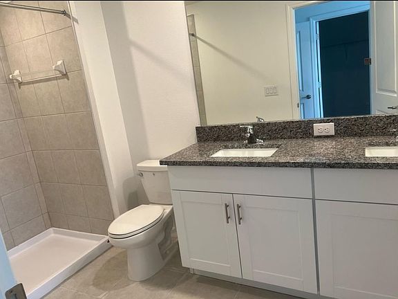 5th image of 8200 Crescent Oaks Dr