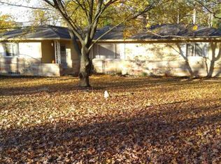 413 McArthur River Dr, Eaton Rapids, MI