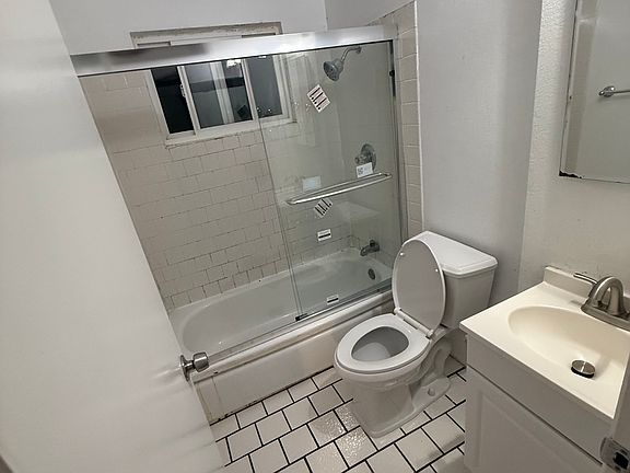 5th image of 42658 Newport Dr