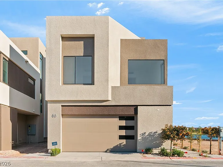 66 Lakefront Dr — Photo 4