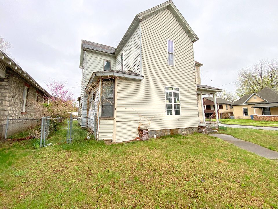 2nd image of 2102 S Joplin Avenue