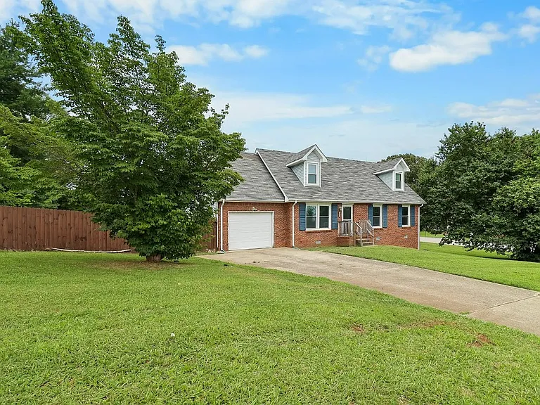 2301 Sherwood Hills Ct — Photo 7
