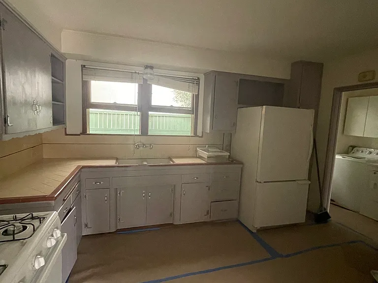 14315 Burbank Blvd #1/2 — Photo 6