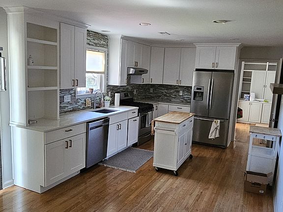 3rd image of 1114 S Dolton Ct