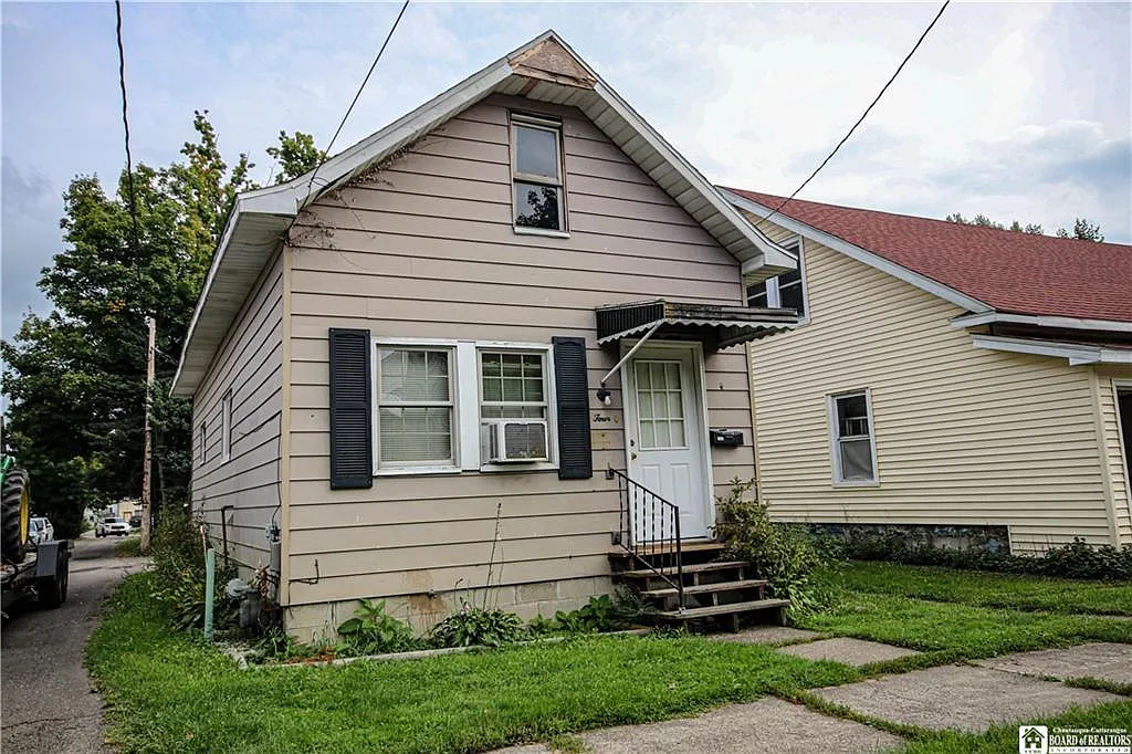 4 E James St photo 1