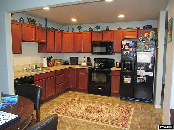 3rd image of 1240 Meadow Ln