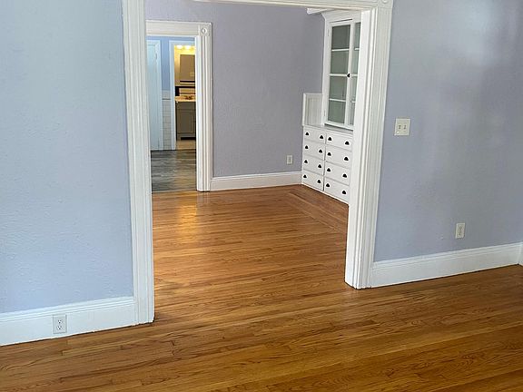 3rd image of 197 Knight St #197