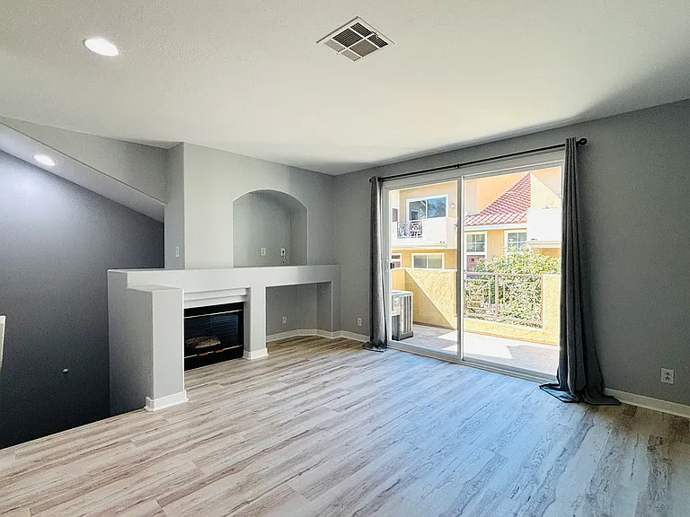 19595 Orviento Dr — Photo 8
