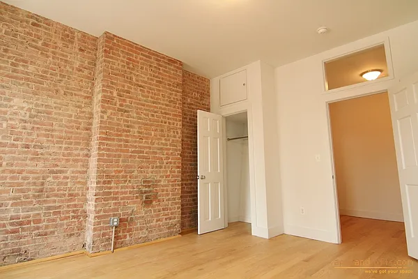 Rented by aptsandlofts.com | media 21