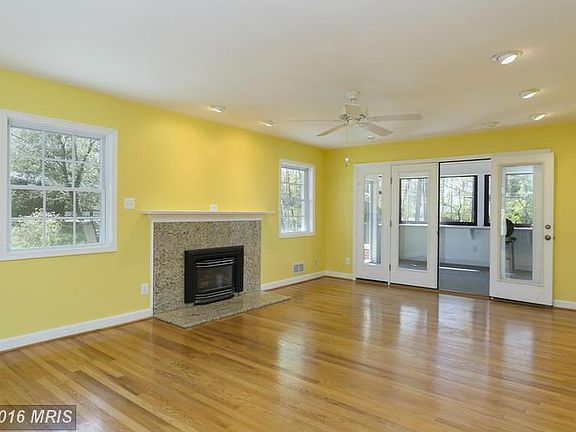 5th image of 701 Copley Ln