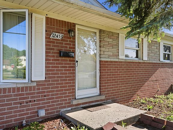 2nd image of 32453 Hiveley St