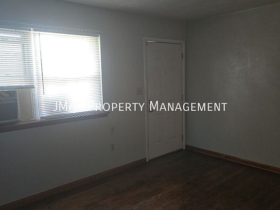 2nd image of 1466 Greenbrier Ave SE #1466