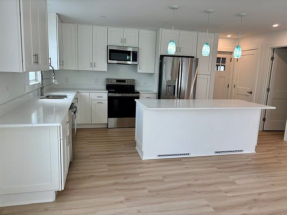 2nd image of 410 Forest Ave