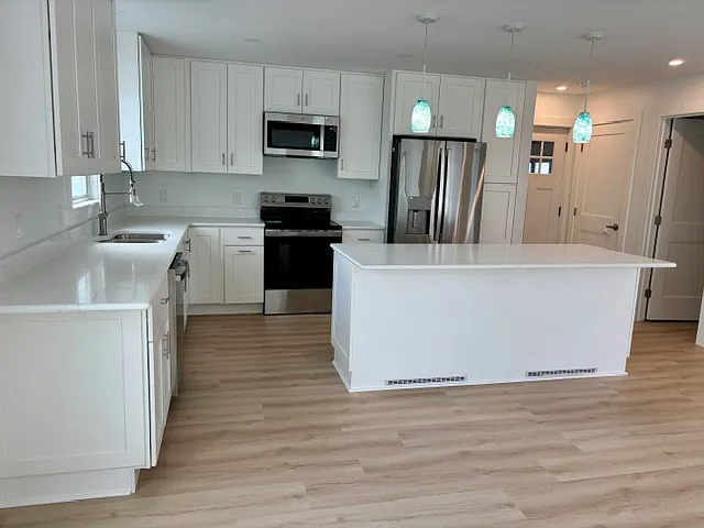 410 Forest Ave — Photo 2