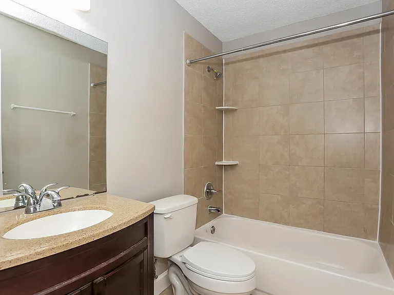 1608 Twin Oak Dr W — Photo 15