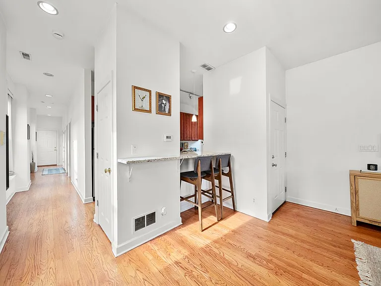 1434 N Bosworth Ave — Photo 41