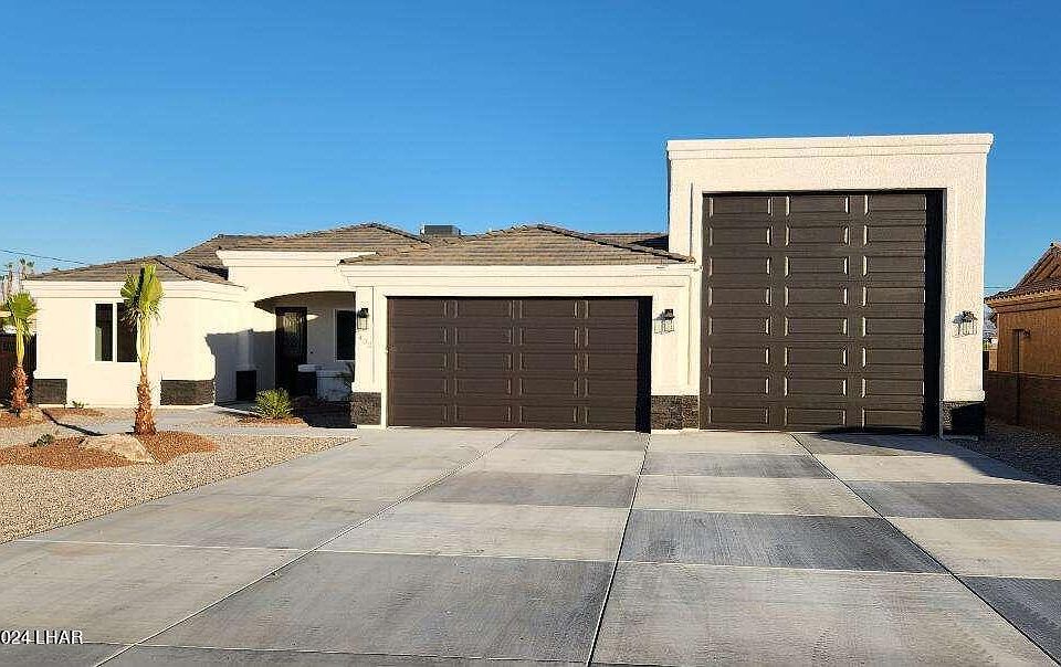 1st image of 402 Sabino Dr