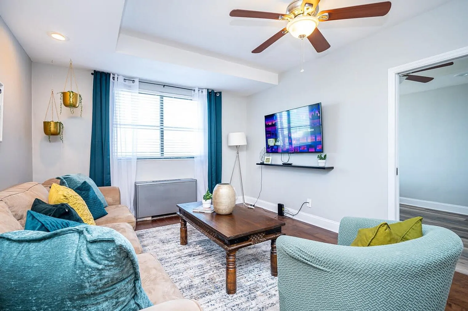 2 bed, 1.0 bath, 796 sqft, $2,649 — Photo 4