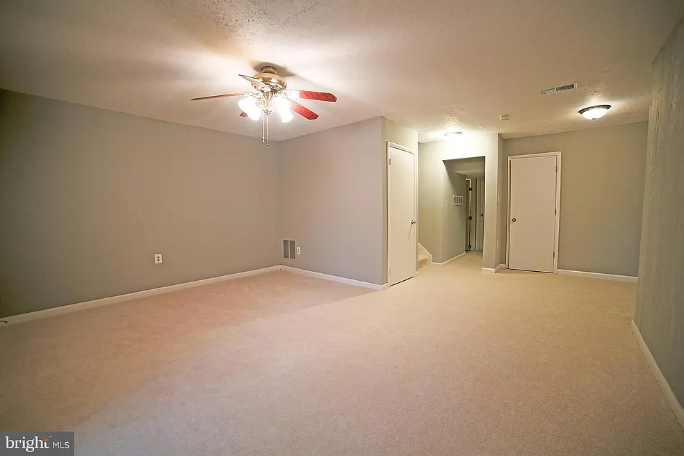 5 bed, 3.5 bath, 1474 sqft, $3,500 — Photo 4