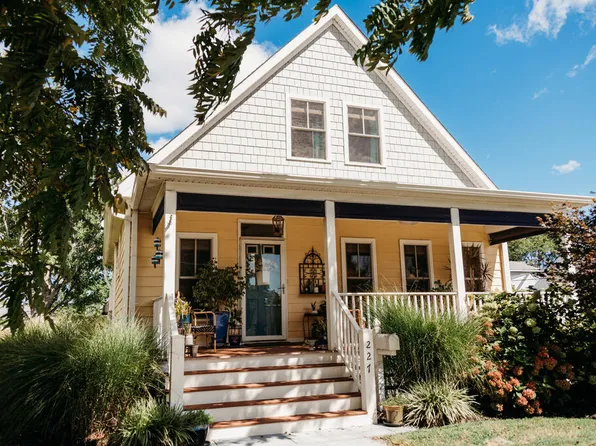 227 Madison Ave, Cape Charles, VA 23310
