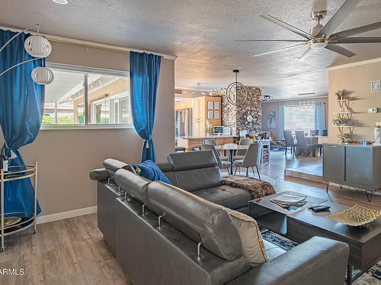 6110 E Edgemont Ave — Photo 58
