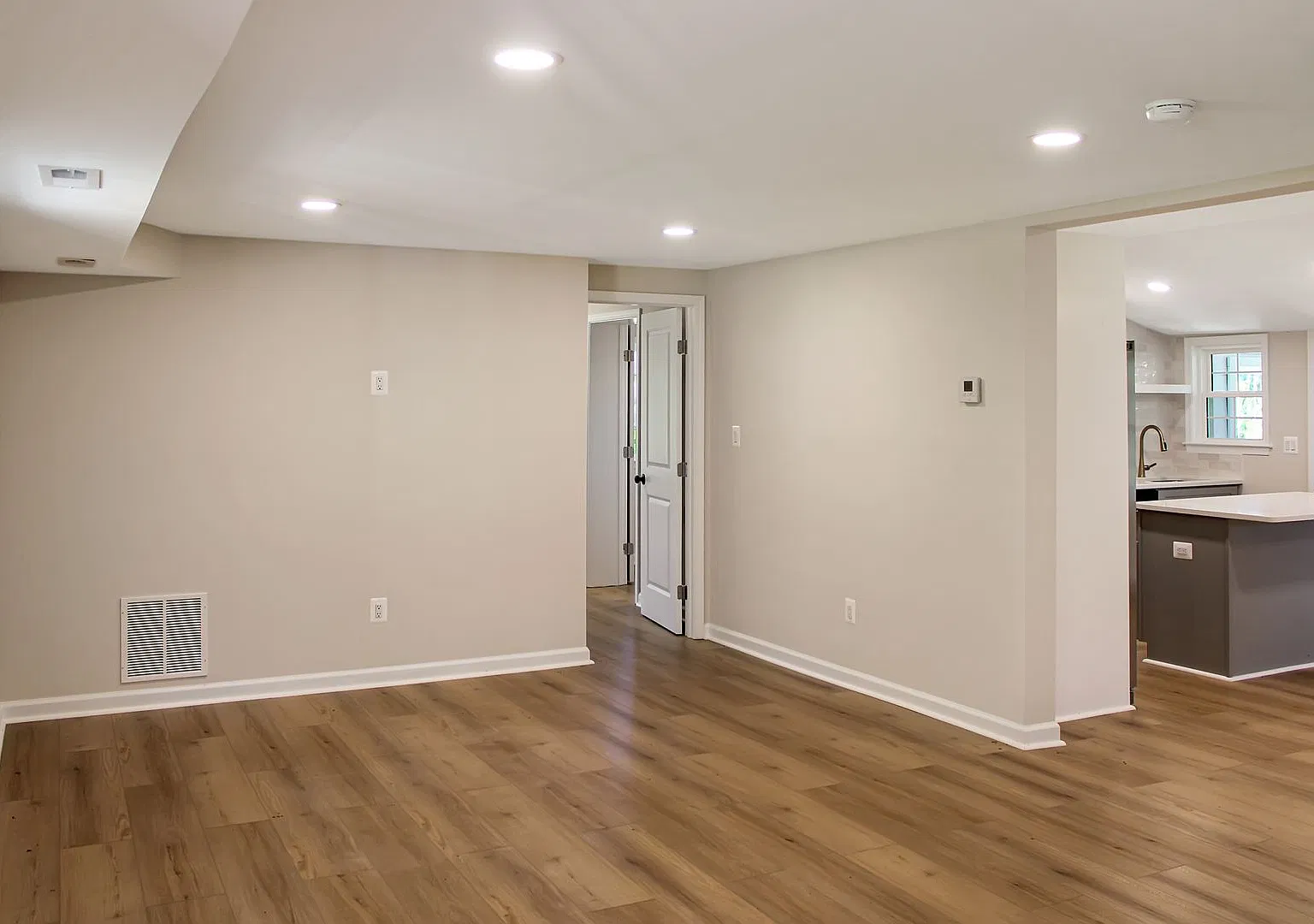 Fully renovated historic farmhouse — Photo 4