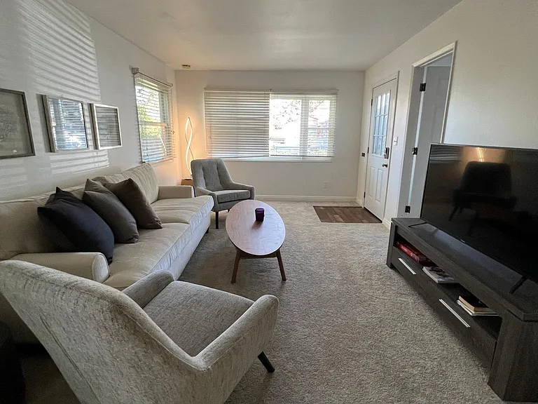 4879 Long Branch Ave — Photo 12