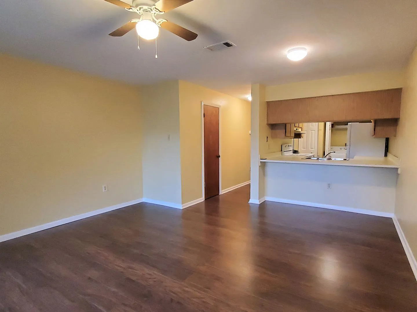 For Rent, 2 Bed 1.5 Bath Condo — Photo 3