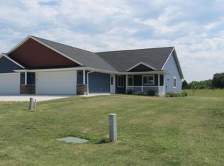 313 16th Fairway Cir, Viroqua, WI 54665