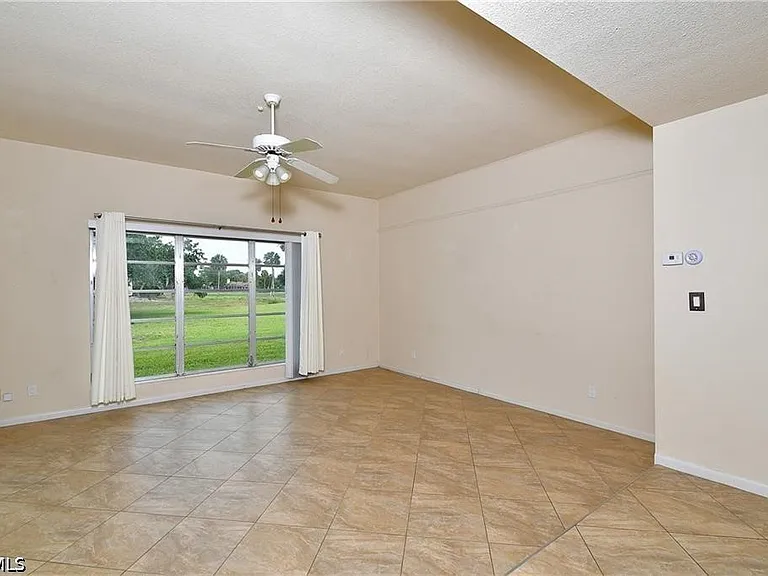 9 Park Lane Cir — Photo 5
