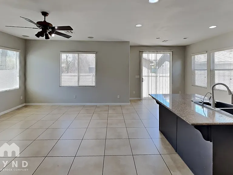6686 Cloverstone Ct — Photo 3