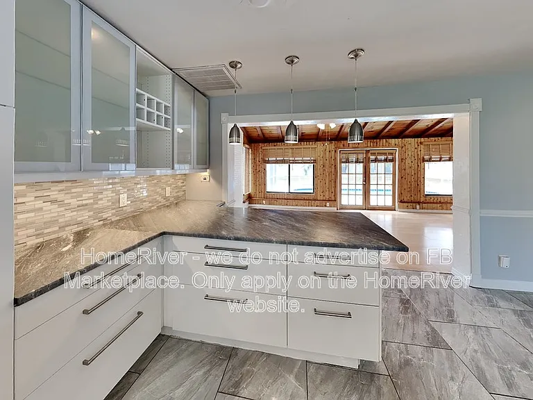 2105 Gold Ave — Photo 7