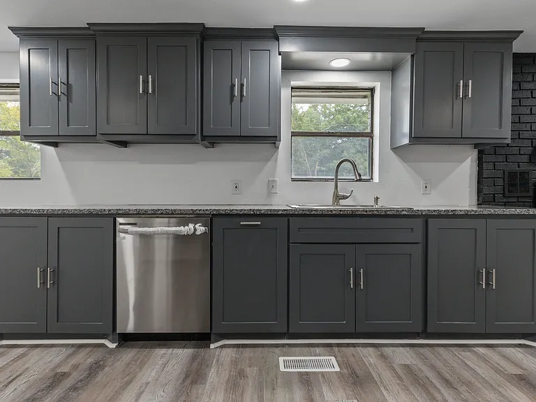 2201 S Pine St #1 — Photo 7