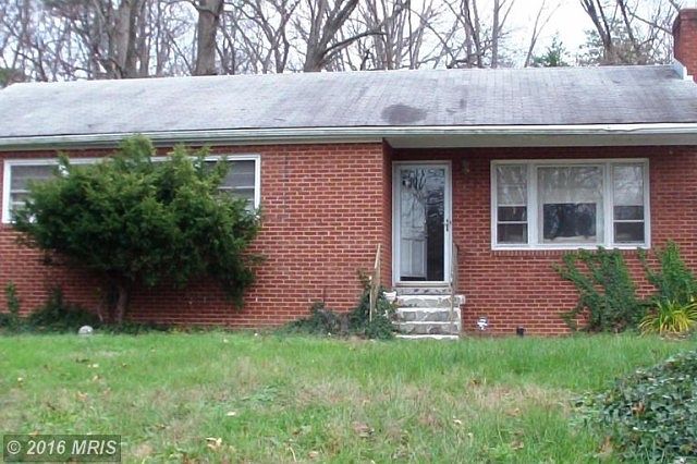 1st image of 6816 Dodge Ln