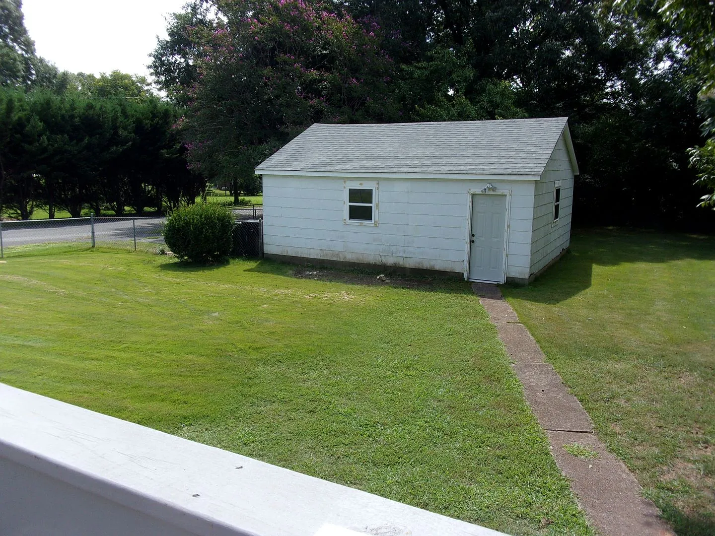 Beautifully Updated 3 Bedroom 1 1/2 Bath Home off Ebenezer Road — Photo 4