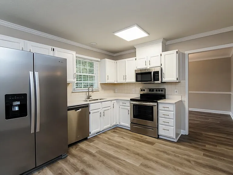 925 Fairlong Rd — Photo 9