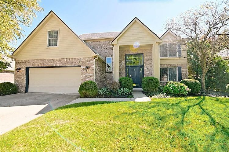 1st image of 10420 Woods Edge Dr