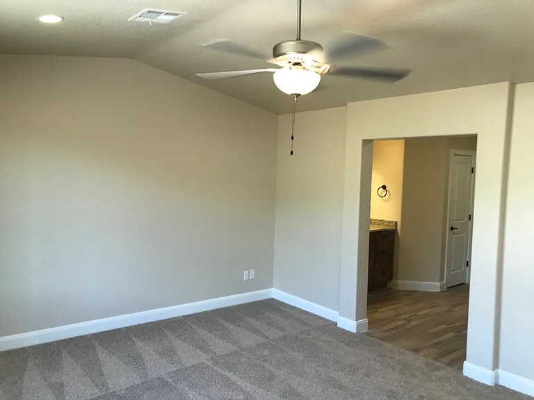 496 N 480 W — Photo 15