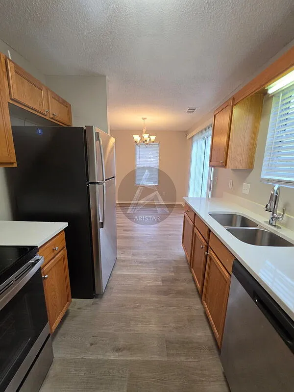 2 bed, 2.5 bath, 1248 sqft, $1,600 — Photo 3