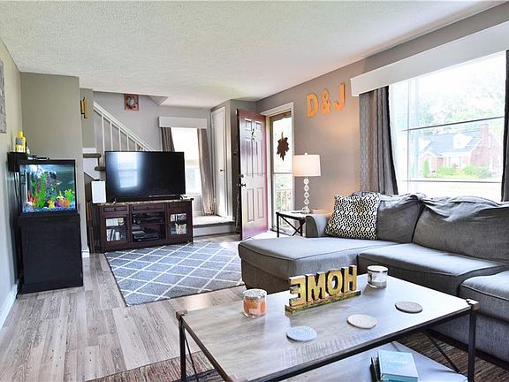 3rd image of 166 Helen Ave