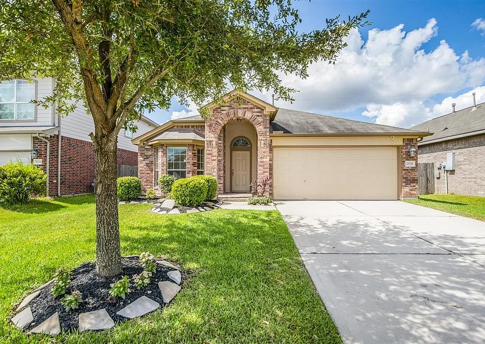 1st image of 22735 Pantego Ln