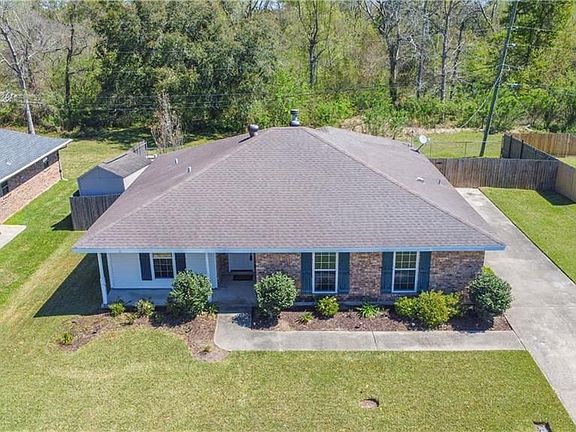 3rd image of 132 Belle Grove Dr
