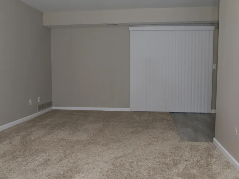 30060 W Twelve Mile Rd #86 — Photo 12
