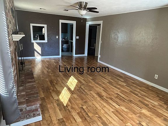 4th image of 927 Maple St