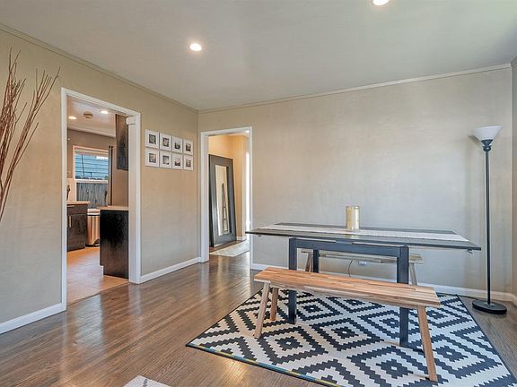 4th image of 2818 Truman Ave