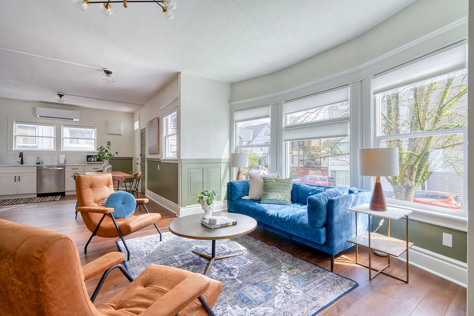 2 bed, 1.0 bath, 839 sqft, $3,168 — Photo 3