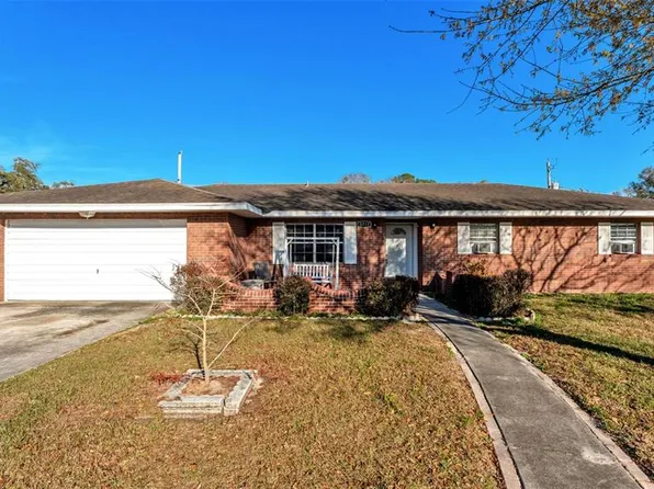 5717 Lake Grove Dr, Lakeland, FL 33809