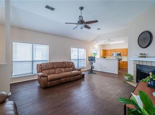 716 Crescent Dr, Desoto, TX 75115